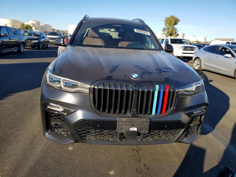 2022 BMW X7 M50i