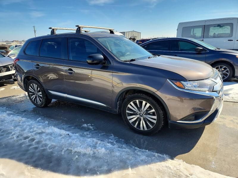 2019 Mitsubishi Outlander es