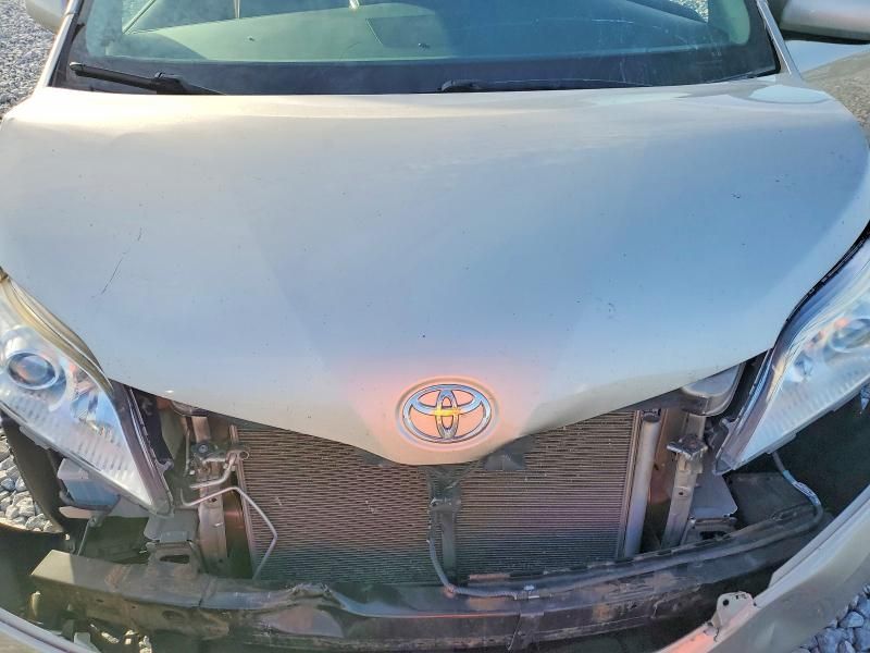 2015 Toyota Sienna xle