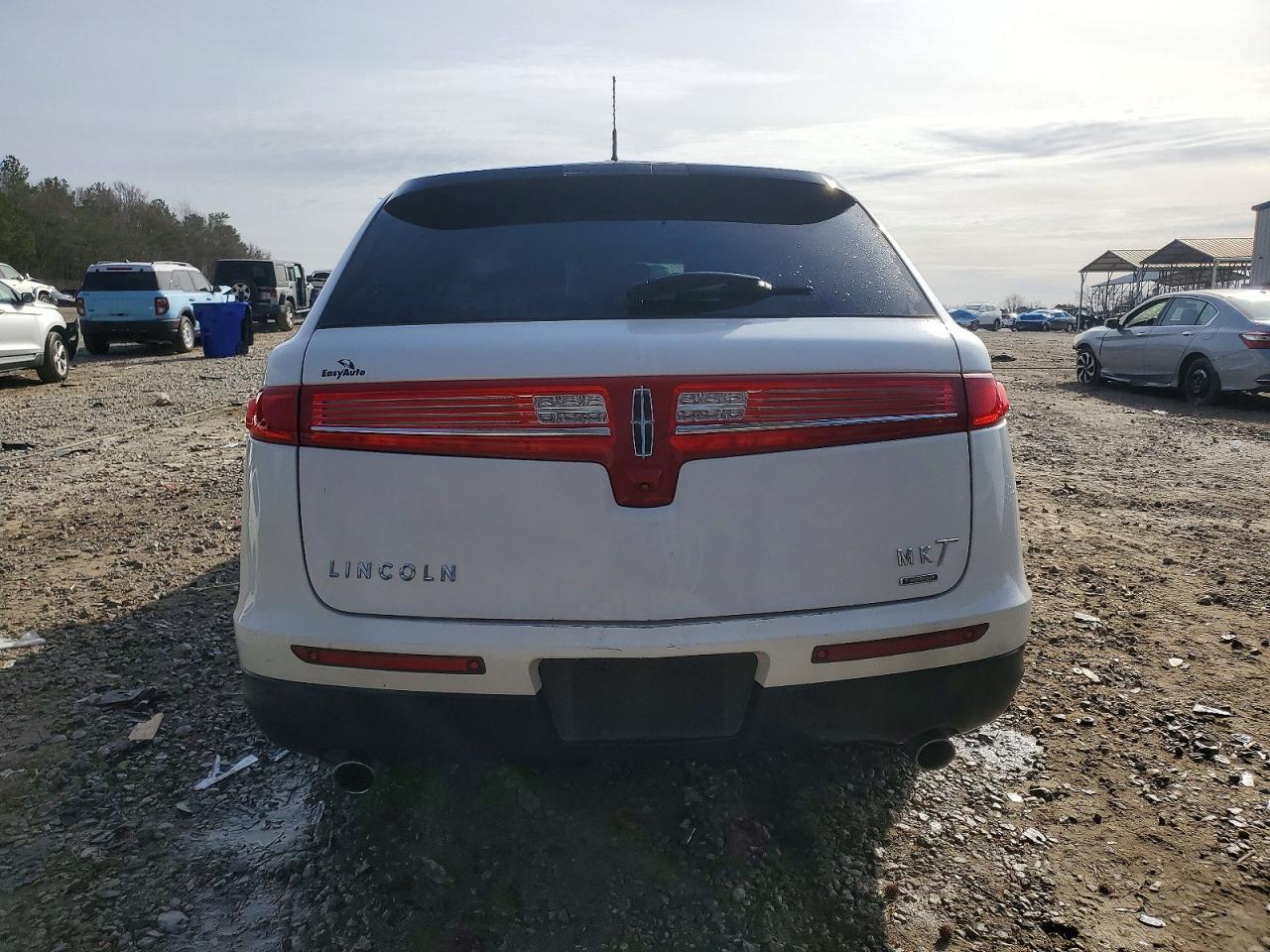 2014 Lincoln MKT