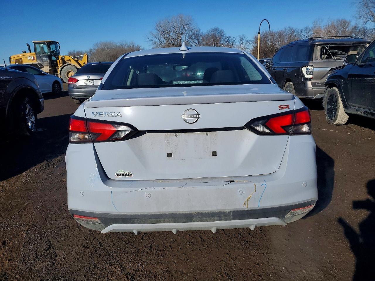 2024 Nissan Versa sr