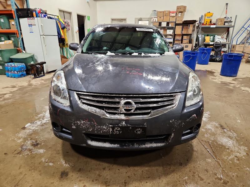 2012 Niss Altima Base
