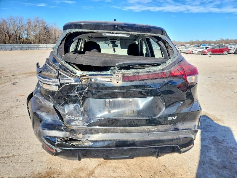 2024 Nissan Kicks sv