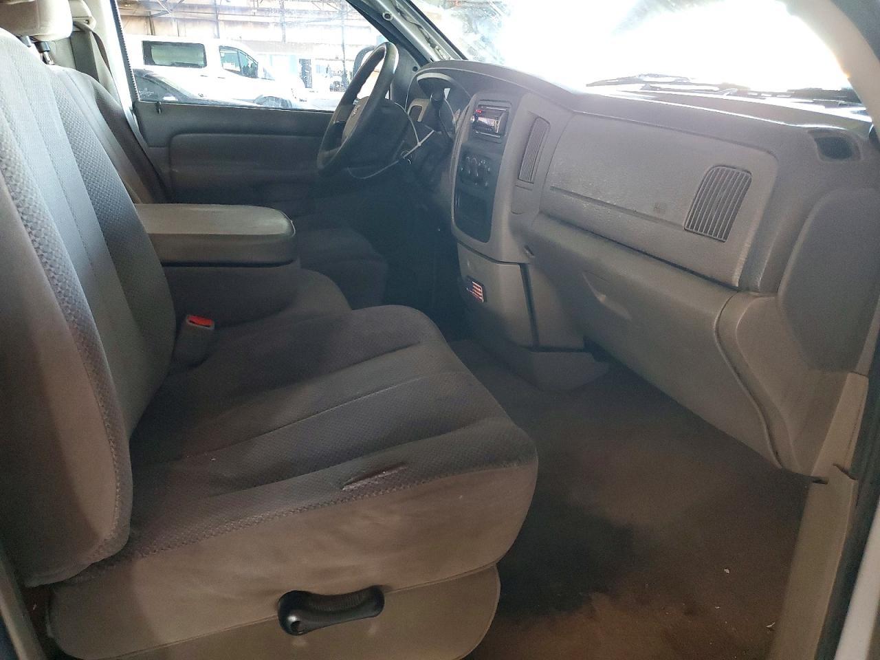 2004 Dodge RAM 1500 ST