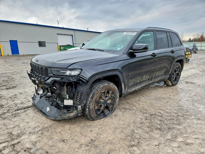 2025 Jeep Grand Cherokee Laredo