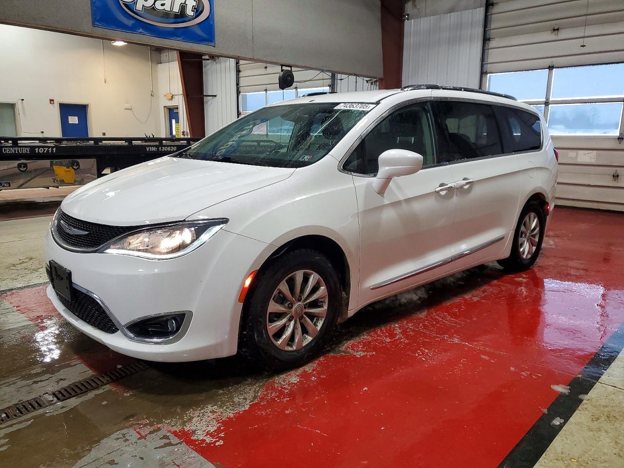 2018 Chrysler Pacifica Touring l