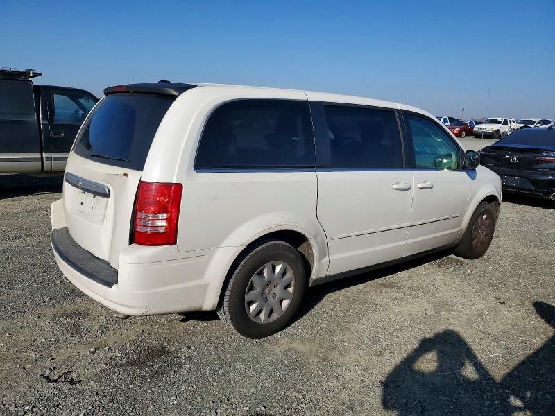 2010 Chrysler Town & Country lx