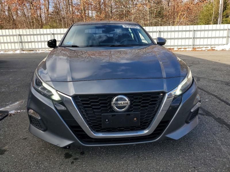 2021 Nissan Altima sv