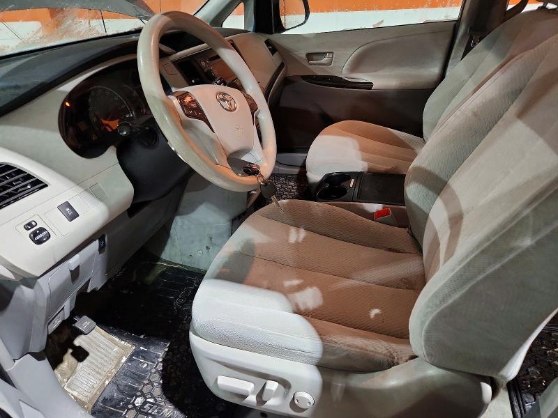 2014 Toyota Sienna le