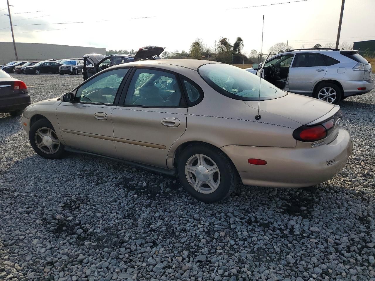 1999 Ford Taurus se