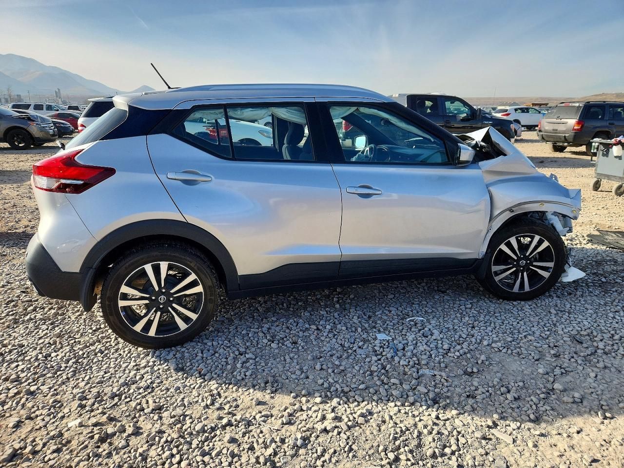 2020 Nissan Kicks sv