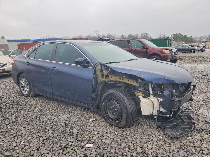 2016 Toyota Camry le