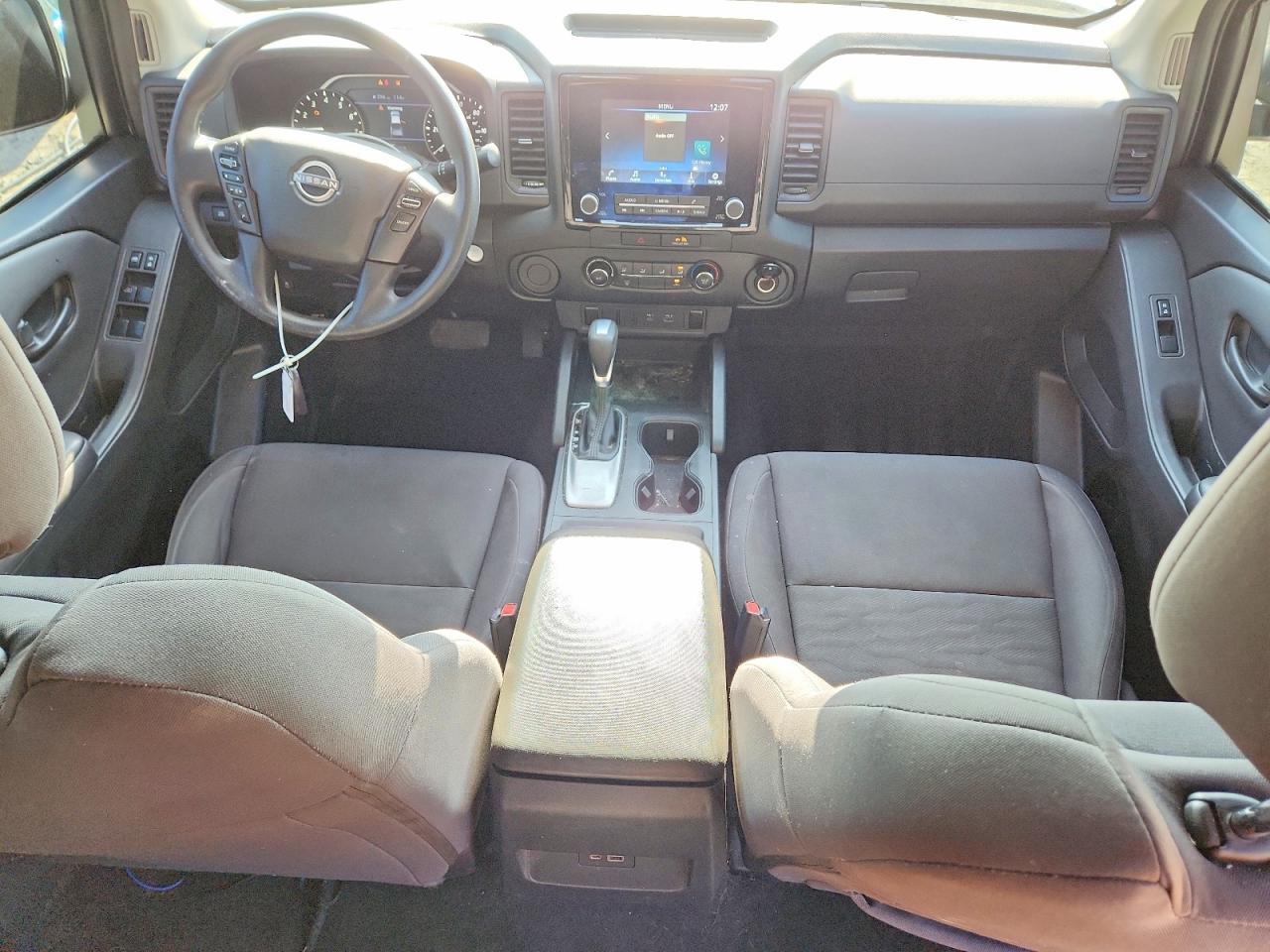 2022 Nissan Frontier s