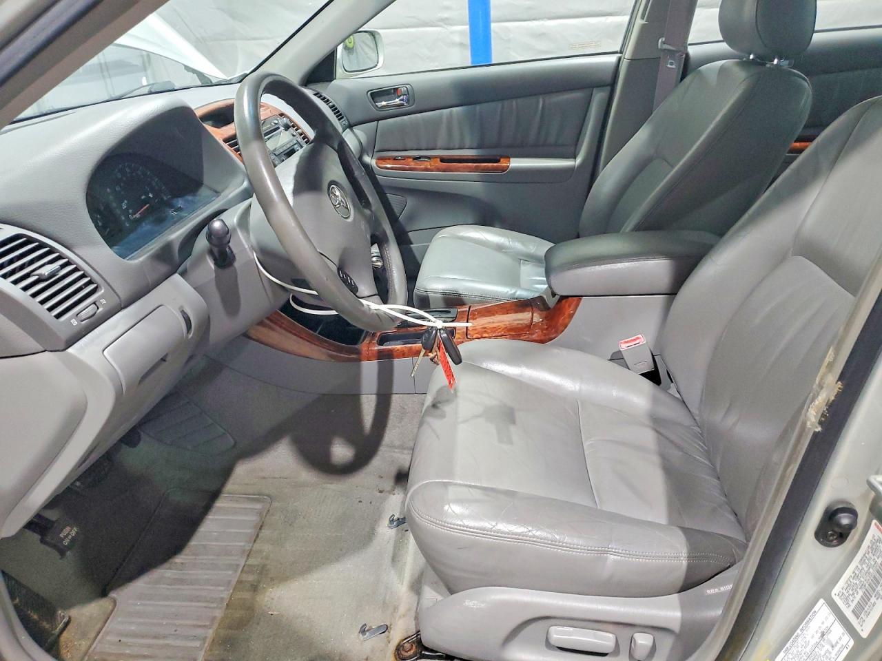 2003 Toyota Camry le