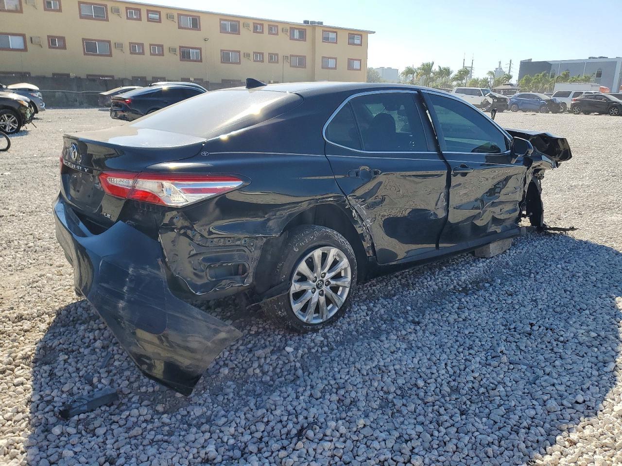2020 Toyota Camry le