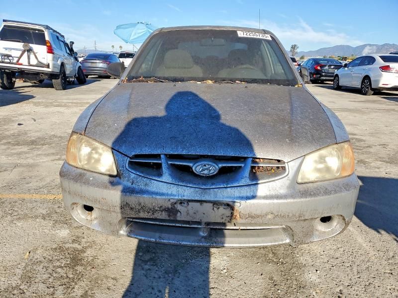 2001 Hyundai Accent l