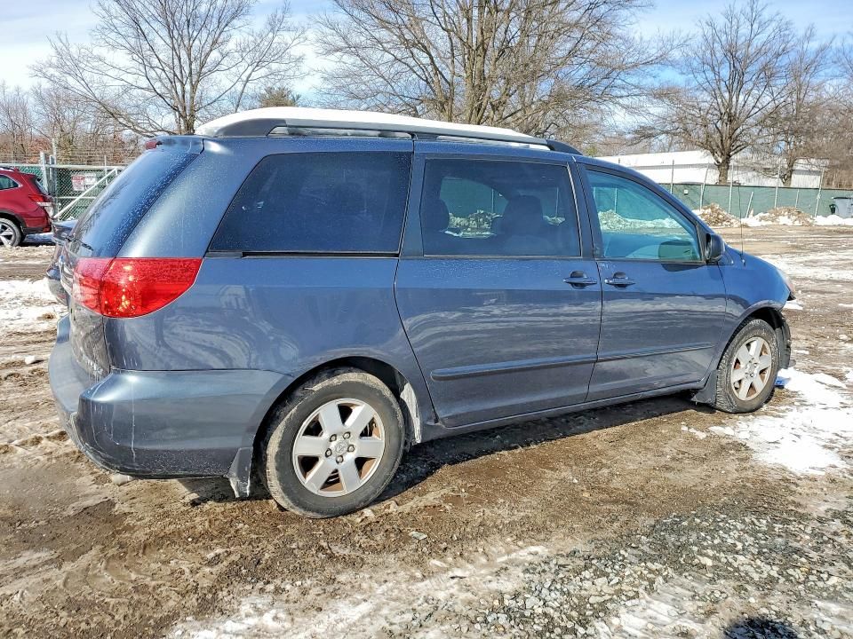 2010 Toyota Sienna ce