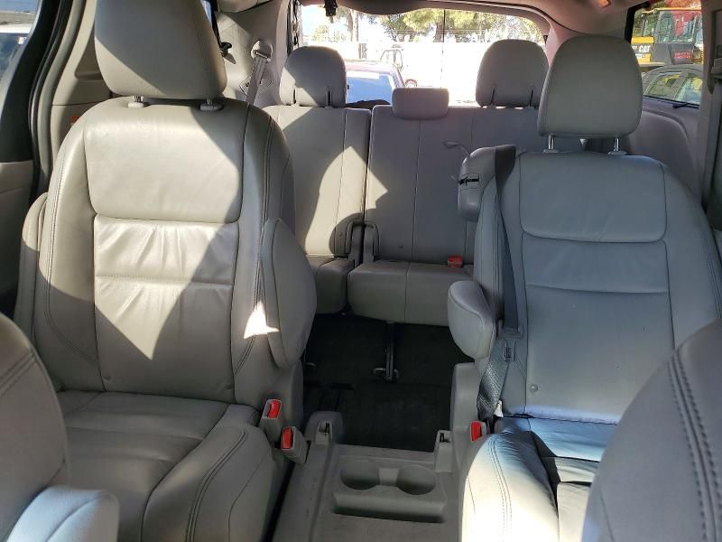 2016 Toyota Sienna xle
