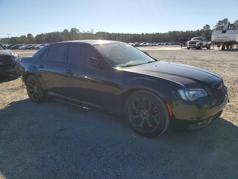 2016 Chrysler 300 s