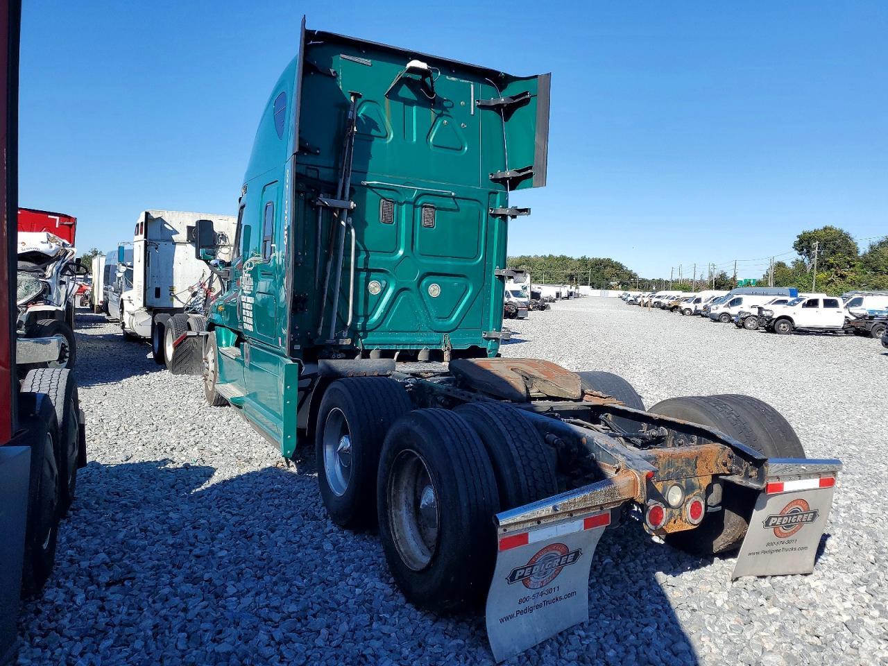 2017 Freightliner Cascadia 1-Truck Cab AND Chassis
