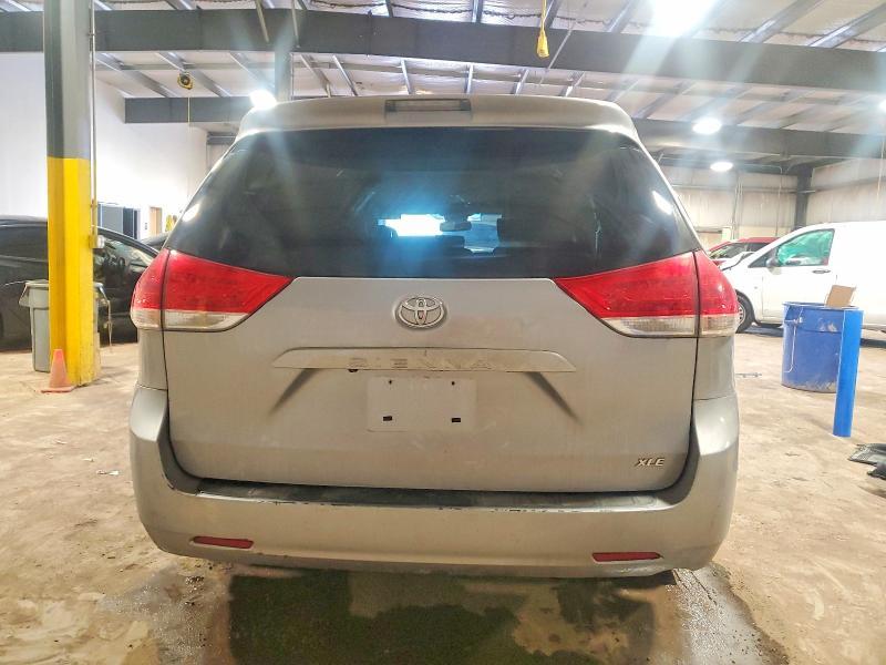 2012 Toyota Sienna xle