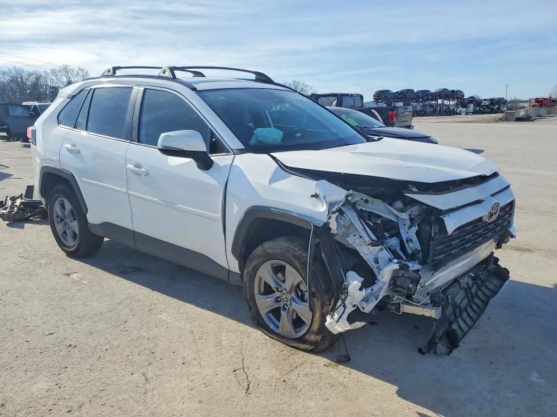 2022 Toyota Rav4 xle