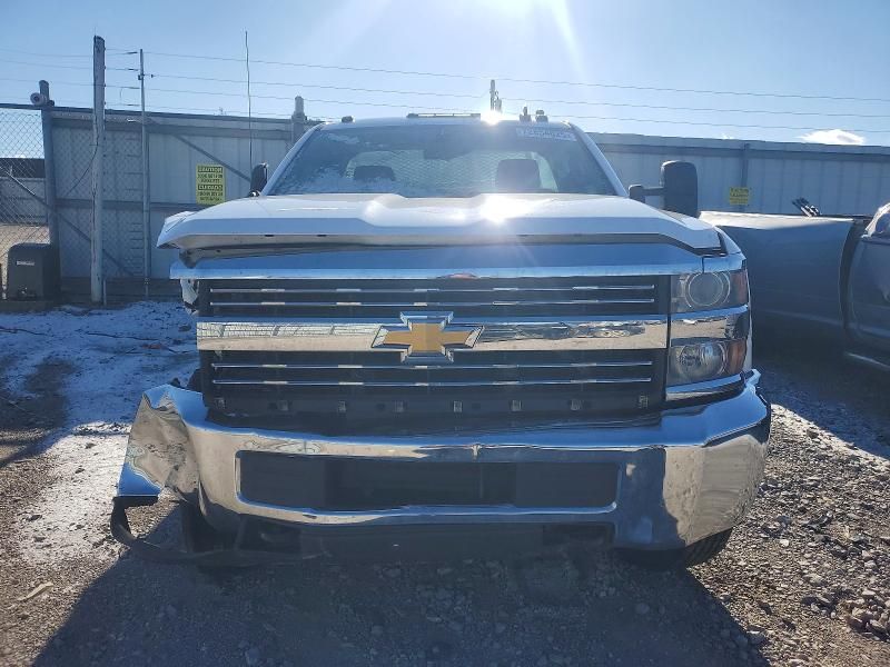 2016 Chevrolet Silverado Utility / Service Truck