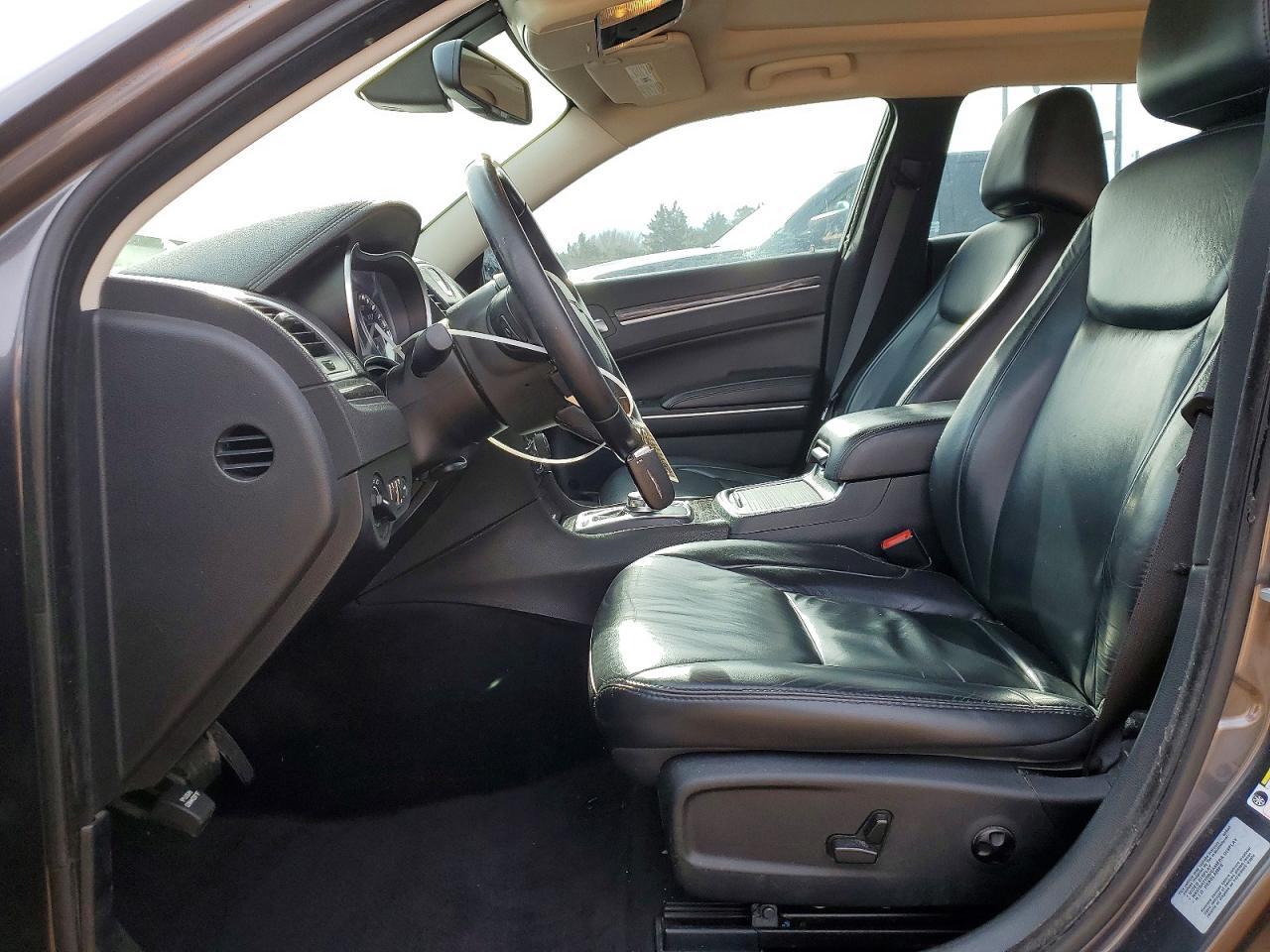 2016 Chrysler 300 Limited