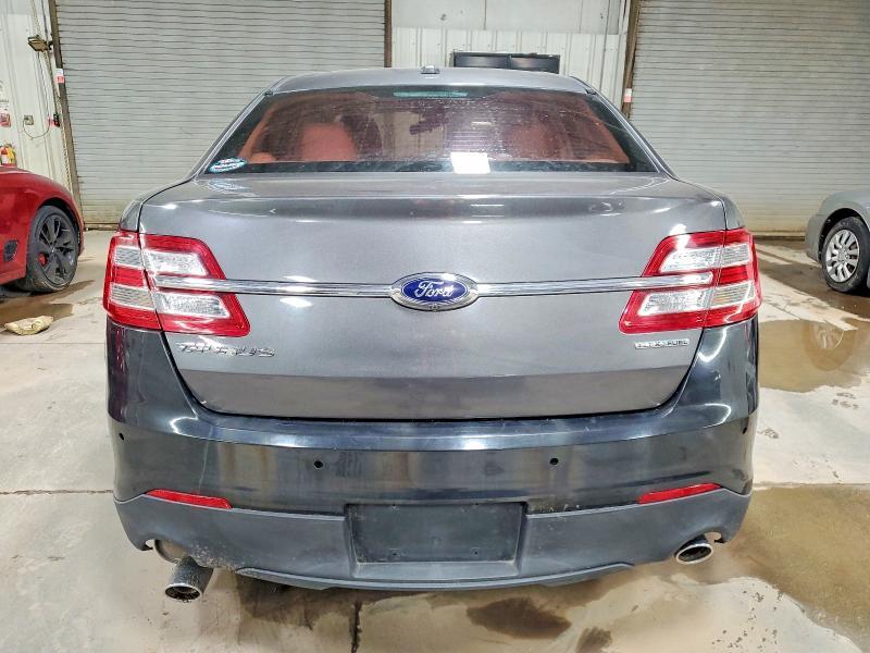2015 Ford Taurus se