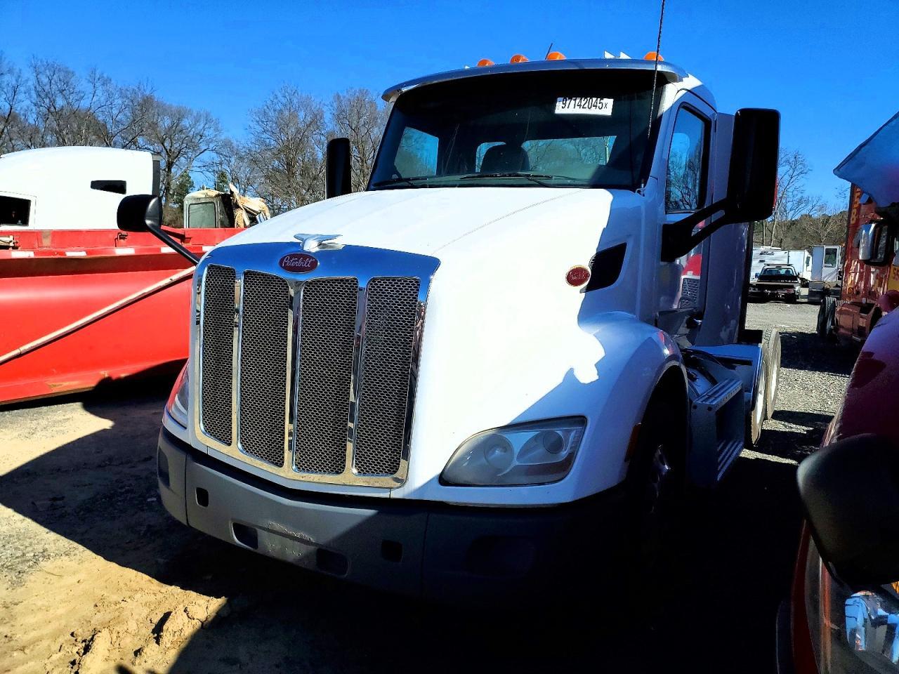 2017 Peterbilt 579 Semi Truck