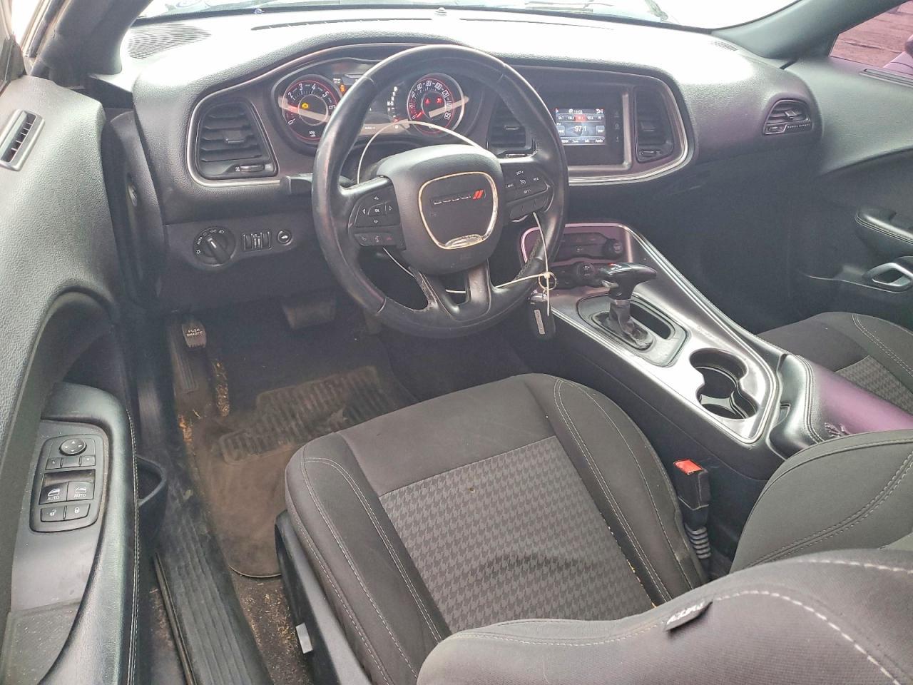 2015 Dodge Challenger sxt