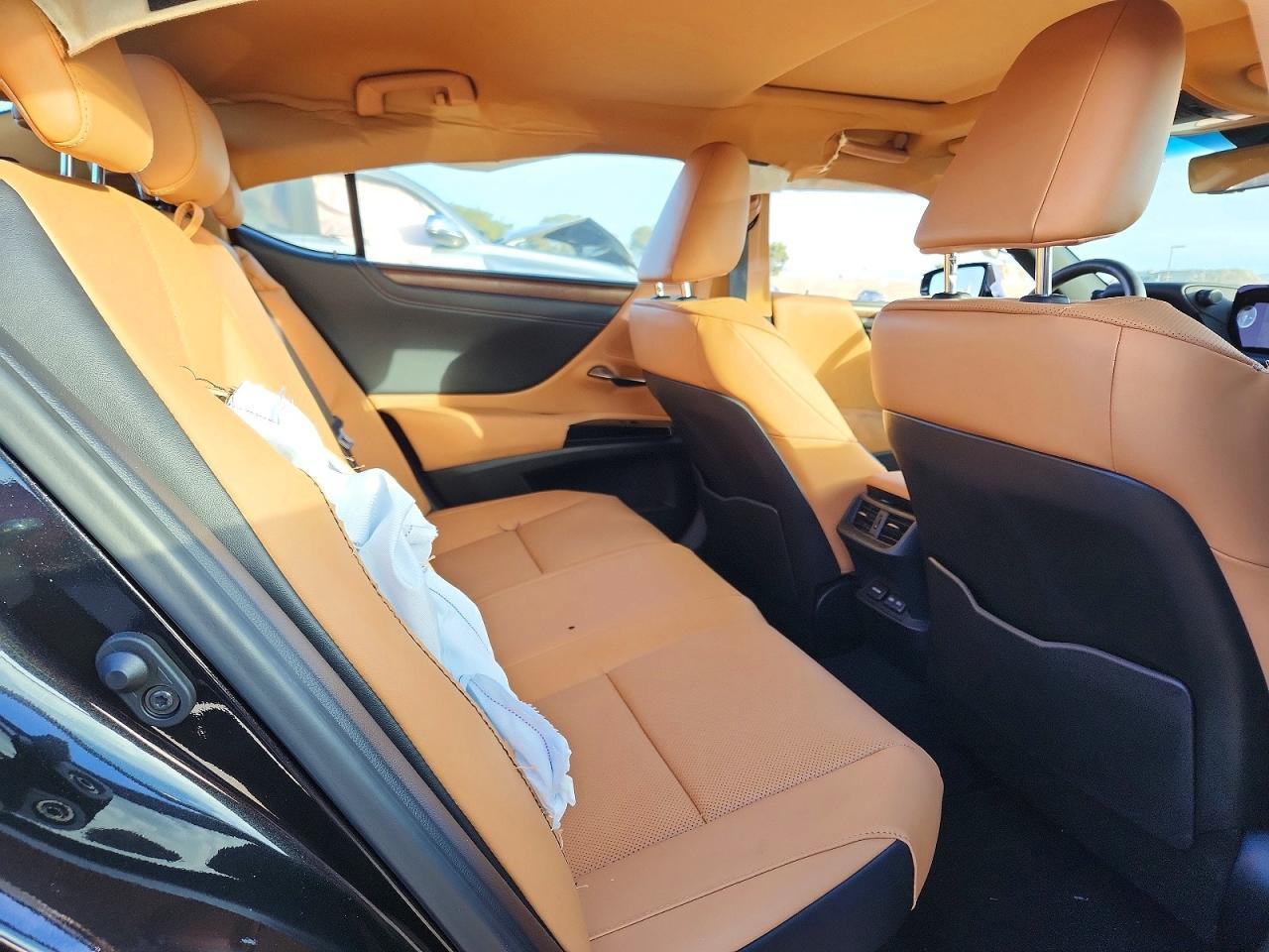 2025 Lexus Es 300