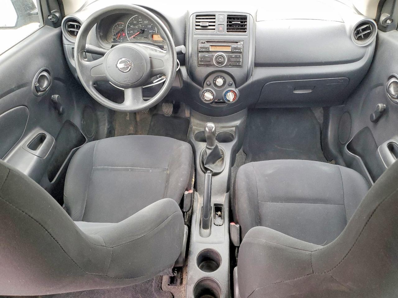 2014 Niss Versa 1.6 s