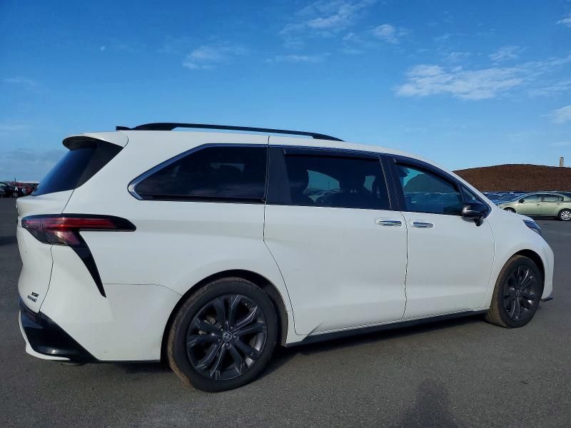 2024 Toyota Sienna xse