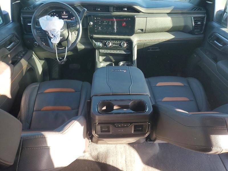 2025 GMC Sierra K2500 AT4