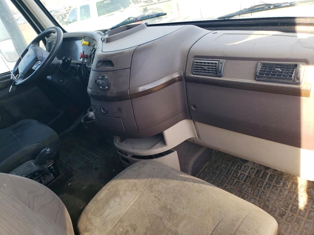 2016 Volvo VNL Semi Truck