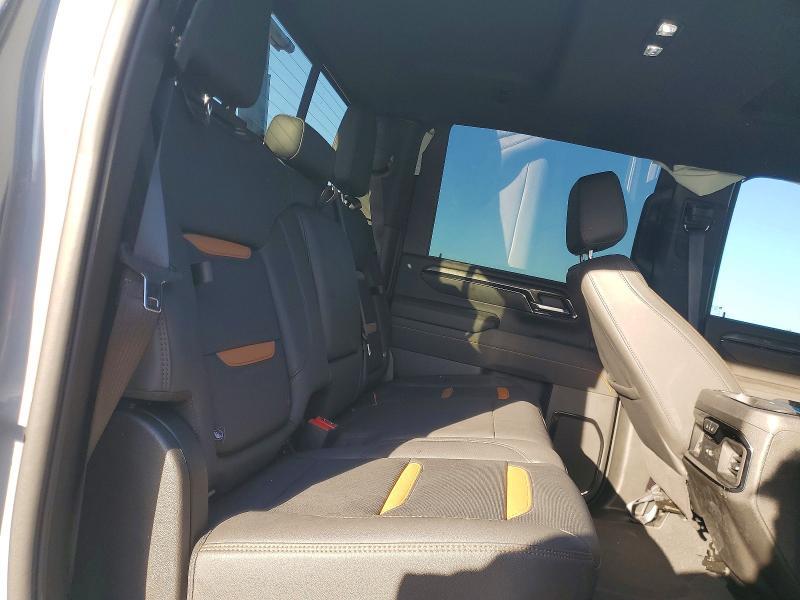 2025 GMC Sierra K2500 AT4