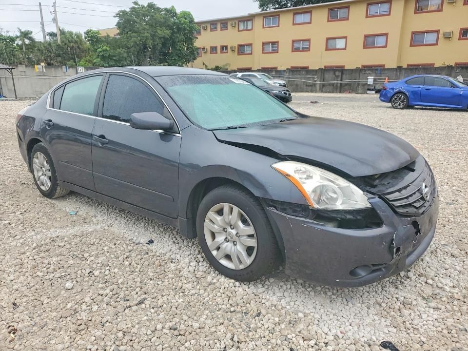 2010 Nissan Altima Base