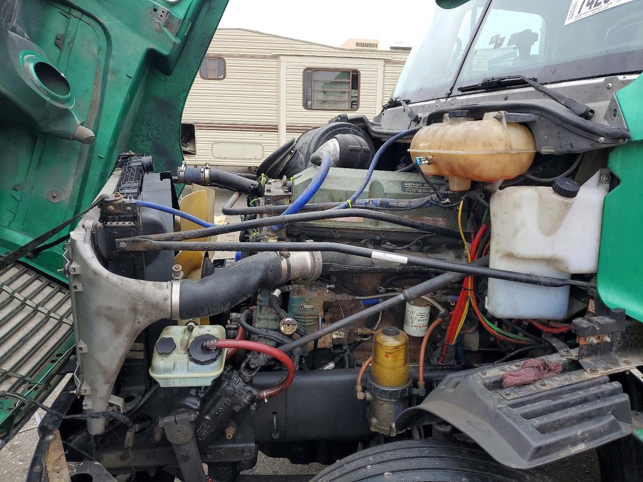 2006 Freightliner Convention Semi Truck