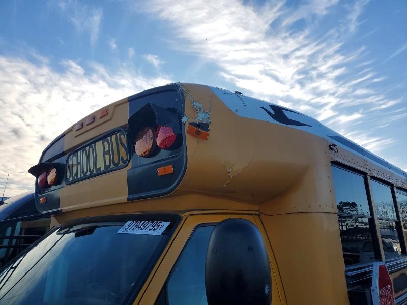 2006 Ford Econoline E450 Super Duty Cutaway van