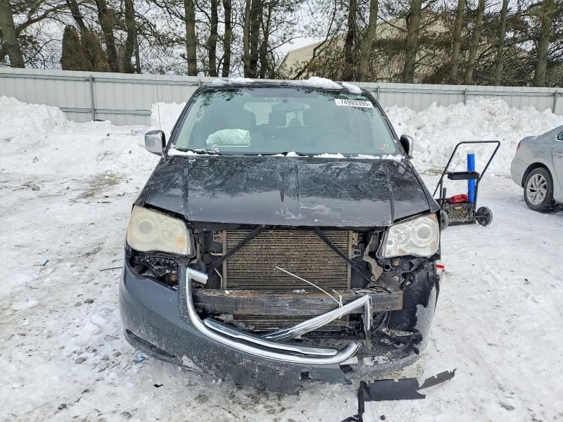 2011 Chrysler Town & Country Limited