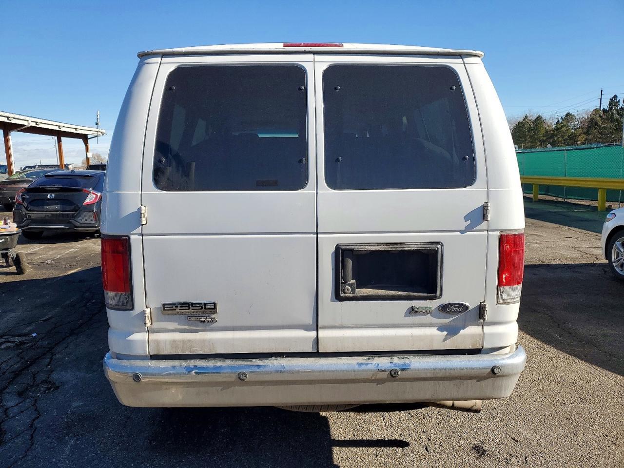 2014 Ford Econoline E350 Super Duty Wagon
