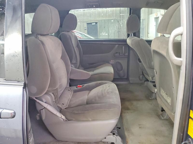 2009 Toyota Sienna ce
