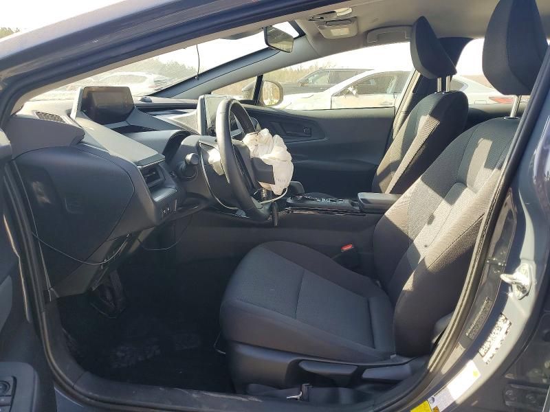 2025 Toyota Prius le