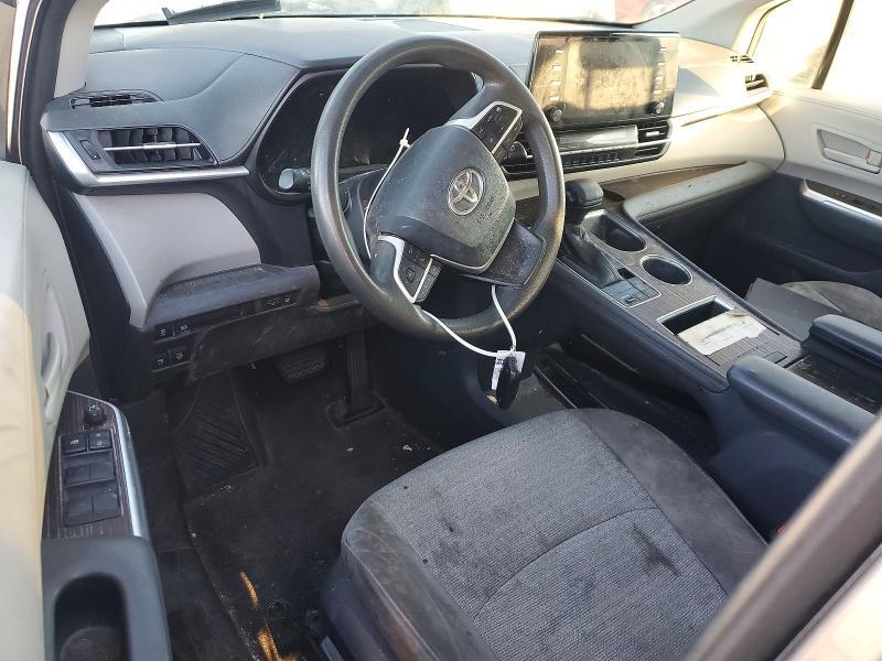 2021 Toyota Sienna le