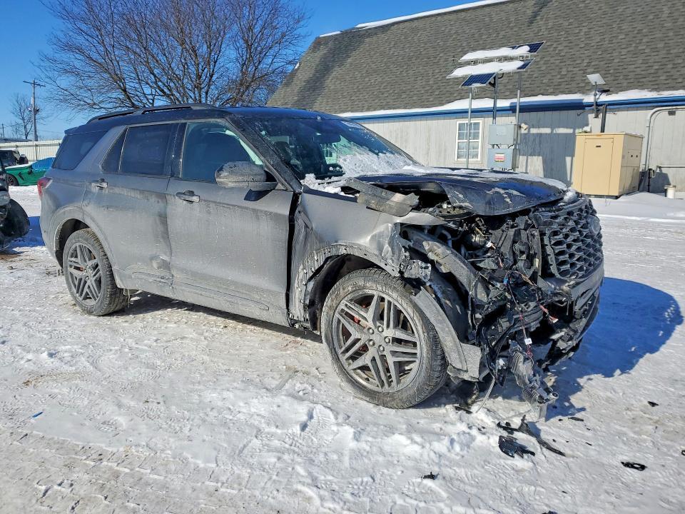 2025 Ford Explorer St-line