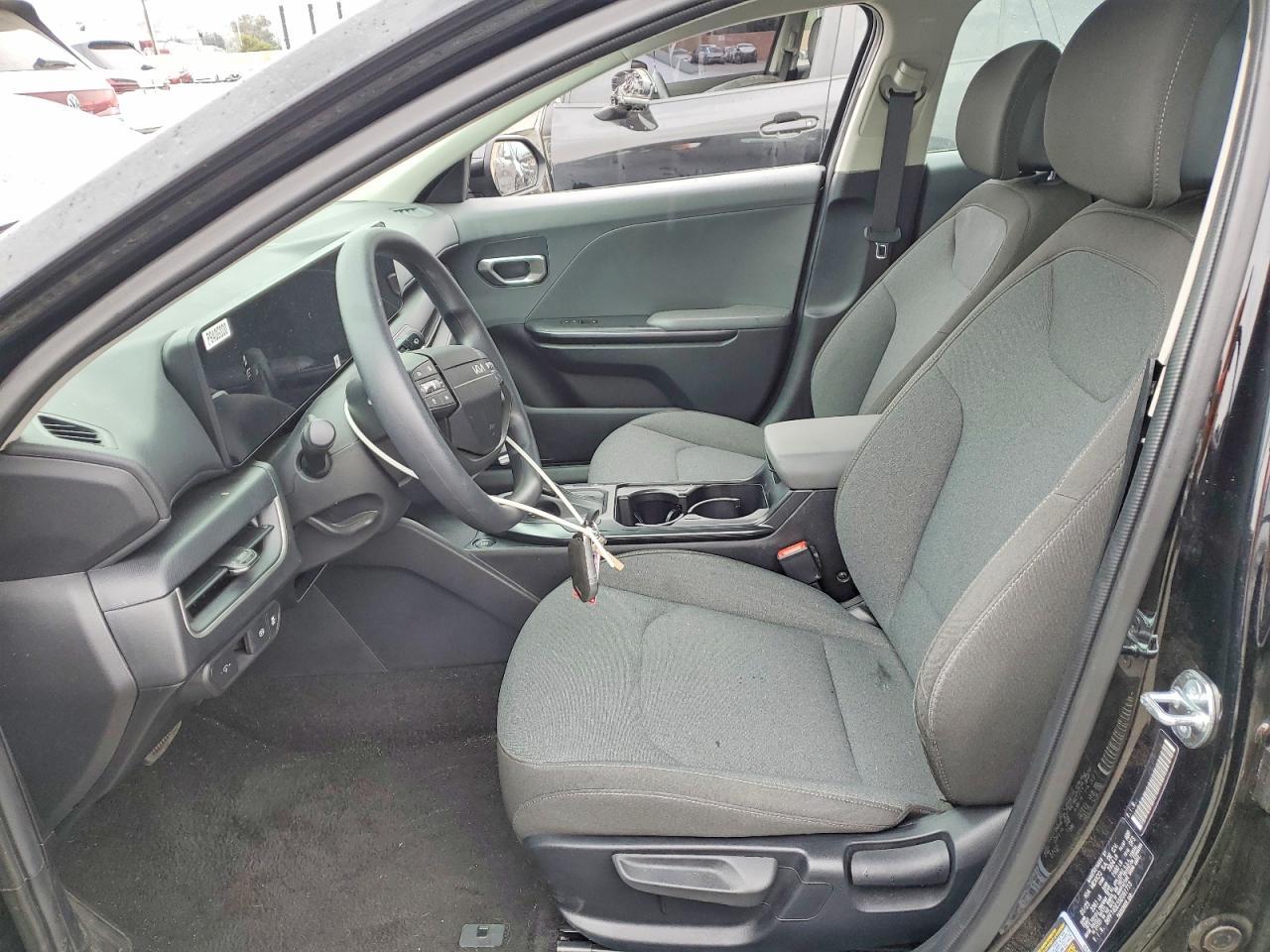 2025 KIA K4 lx