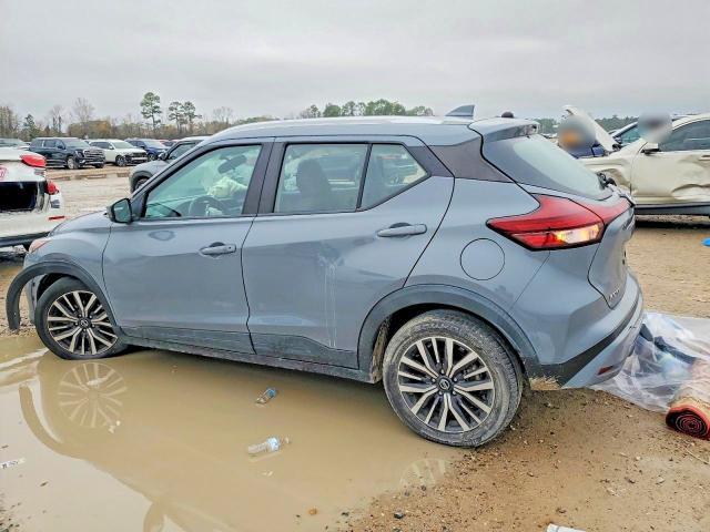 2021 Nissan Kicks sv