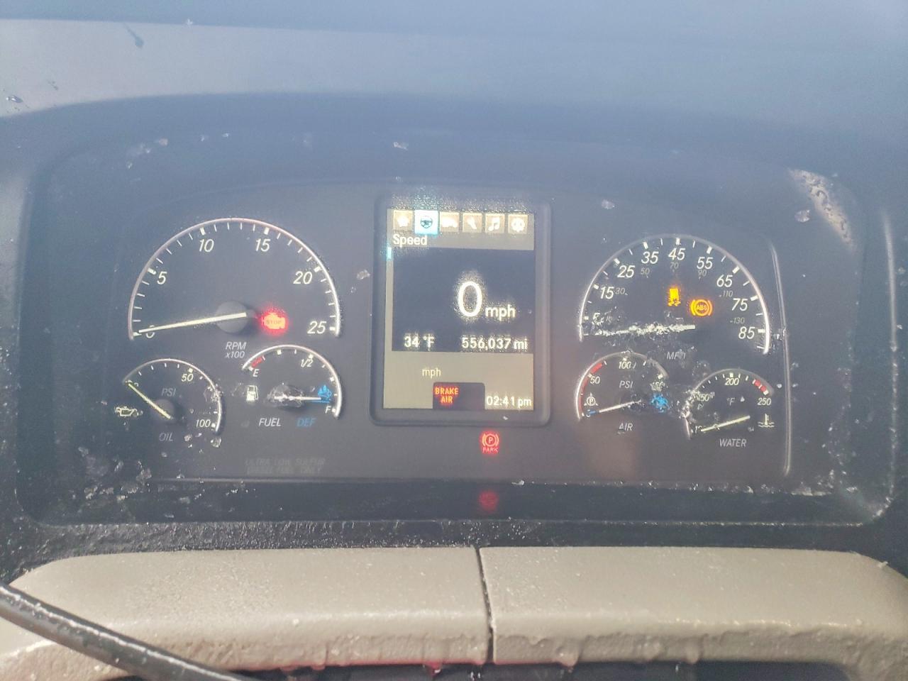 2018 Freigliner 2018 Freightliner Cascadia 126 Semi Truck