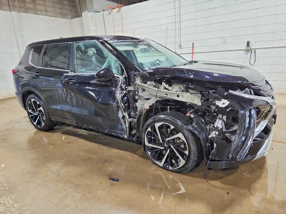 2022 Mitsubishi Outlander se